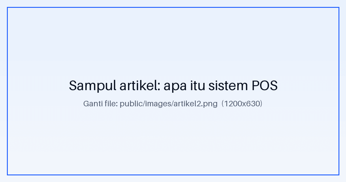 Pemilik toko memeriksa laporan penjualan dari sistem POS di laptop